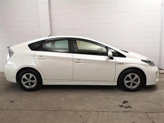 2013 Toyota Prius - Thumbnail