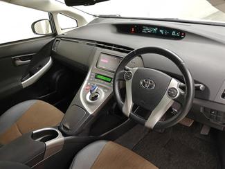 2013 Toyota Prius - Thumbnail