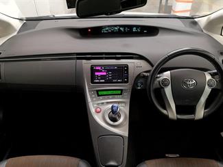2013 Toyota Prius - Thumbnail