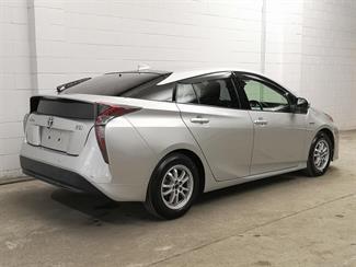 2017 Toyota Prius - Thumbnail