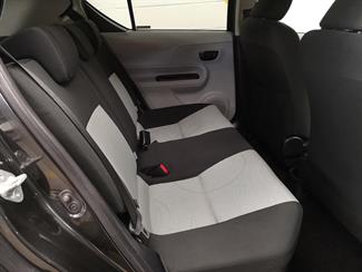 2013 Toyota Aqua - Thumbnail