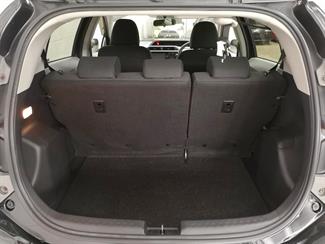 2013 Toyota Aqua - Thumbnail