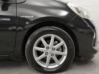 2013 Toyota Aqua - Thumbnail