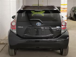 2013 Toyota Aqua - Thumbnail