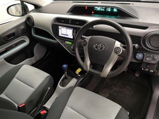 2013 Toyota Aqua - Thumbnail