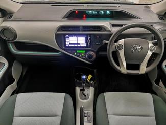 2013 Toyota Aqua - Thumbnail