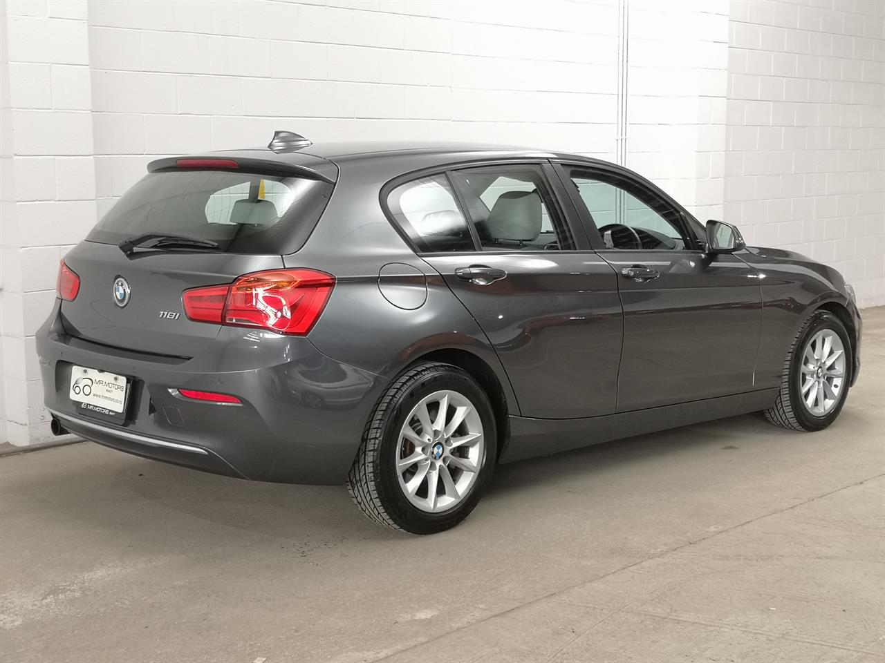2015 BMW 118I
