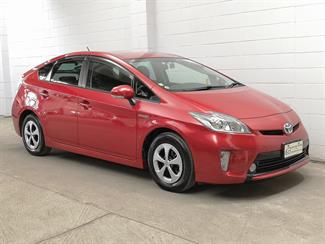 2014 Toyota Prius - Thumbnail