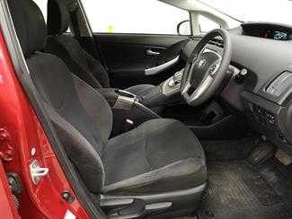 2014 Toyota Prius - Thumbnail