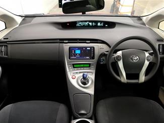 2014 Toyota Prius - Thumbnail