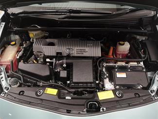 2013 Toyota Prius - Thumbnail