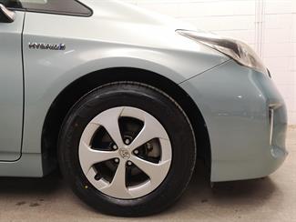 2013 Toyota Prius - Thumbnail