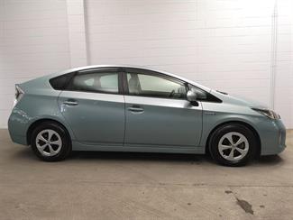 2013 Toyota Prius - Thumbnail