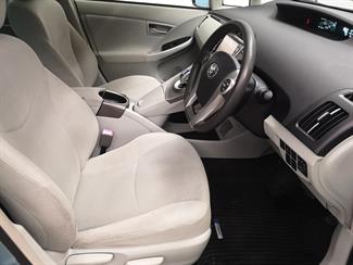 2013 Toyota Prius - Thumbnail