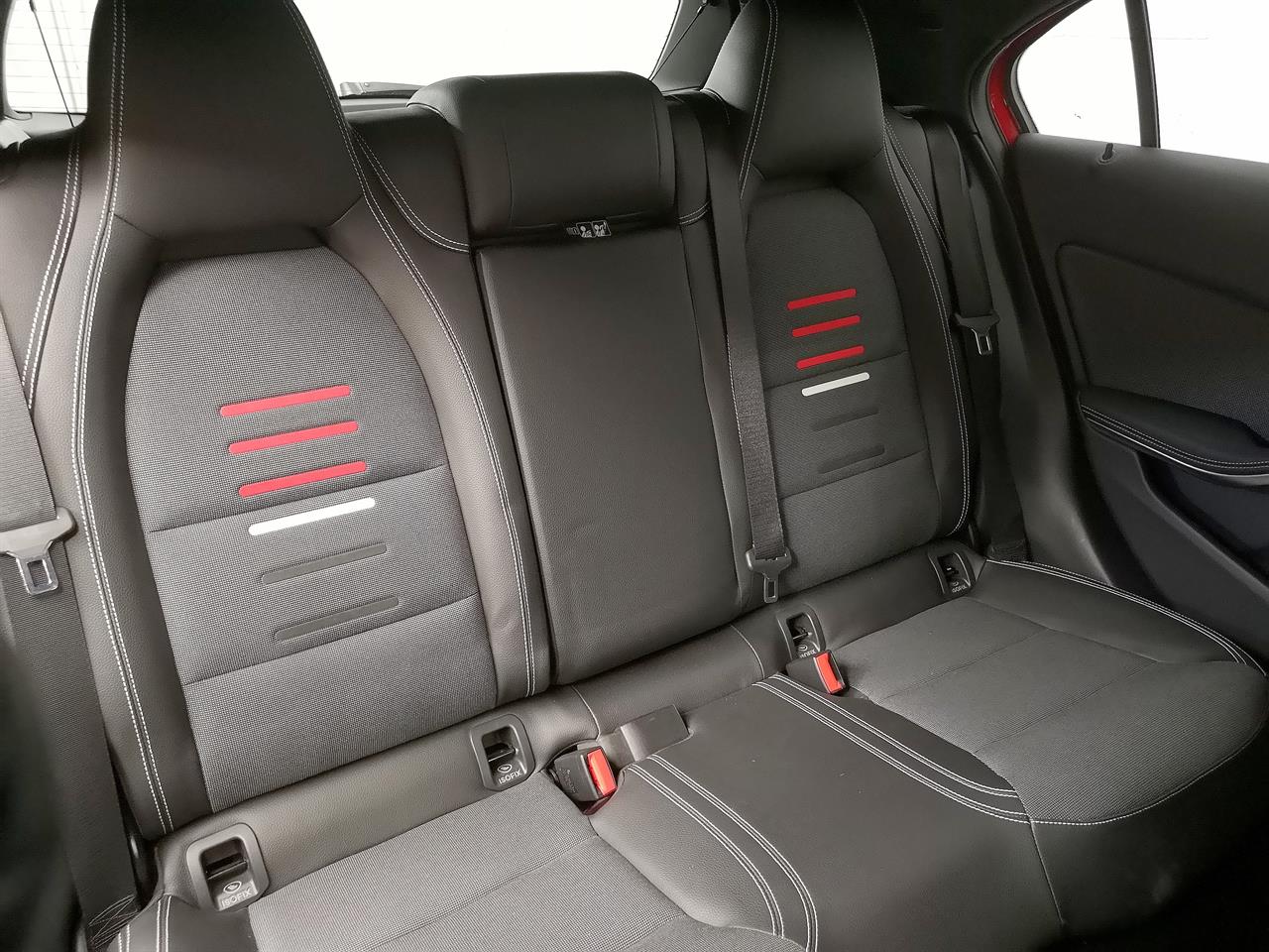 2016 Mercedes-Benz A 180