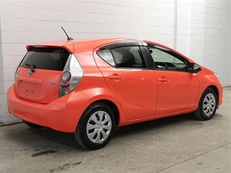 2013 Toyota Aqua - Thumbnail