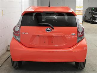 2013 Toyota Aqua - Thumbnail