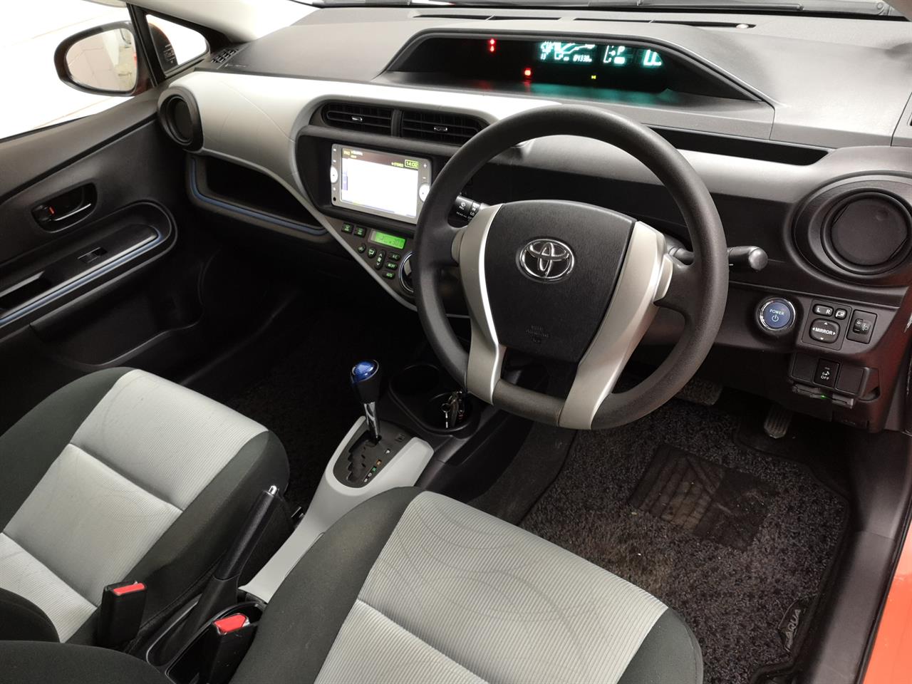 2013 Toyota Aqua