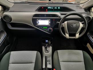 2013 Toyota Aqua - Thumbnail