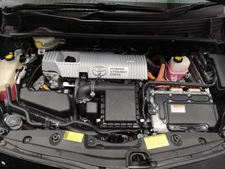 2014 Toyota Prius - Thumbnail