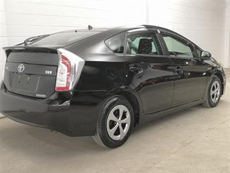 2014 Toyota Prius - Thumbnail