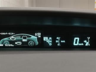 2014 Toyota Prius - Thumbnail