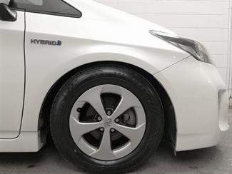 2014 Toyota Prius - Thumbnail