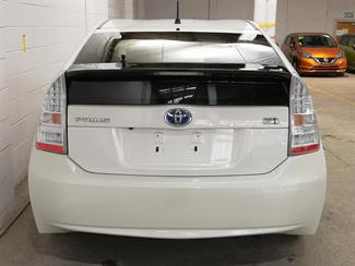 2014 Toyota Prius - Thumbnail