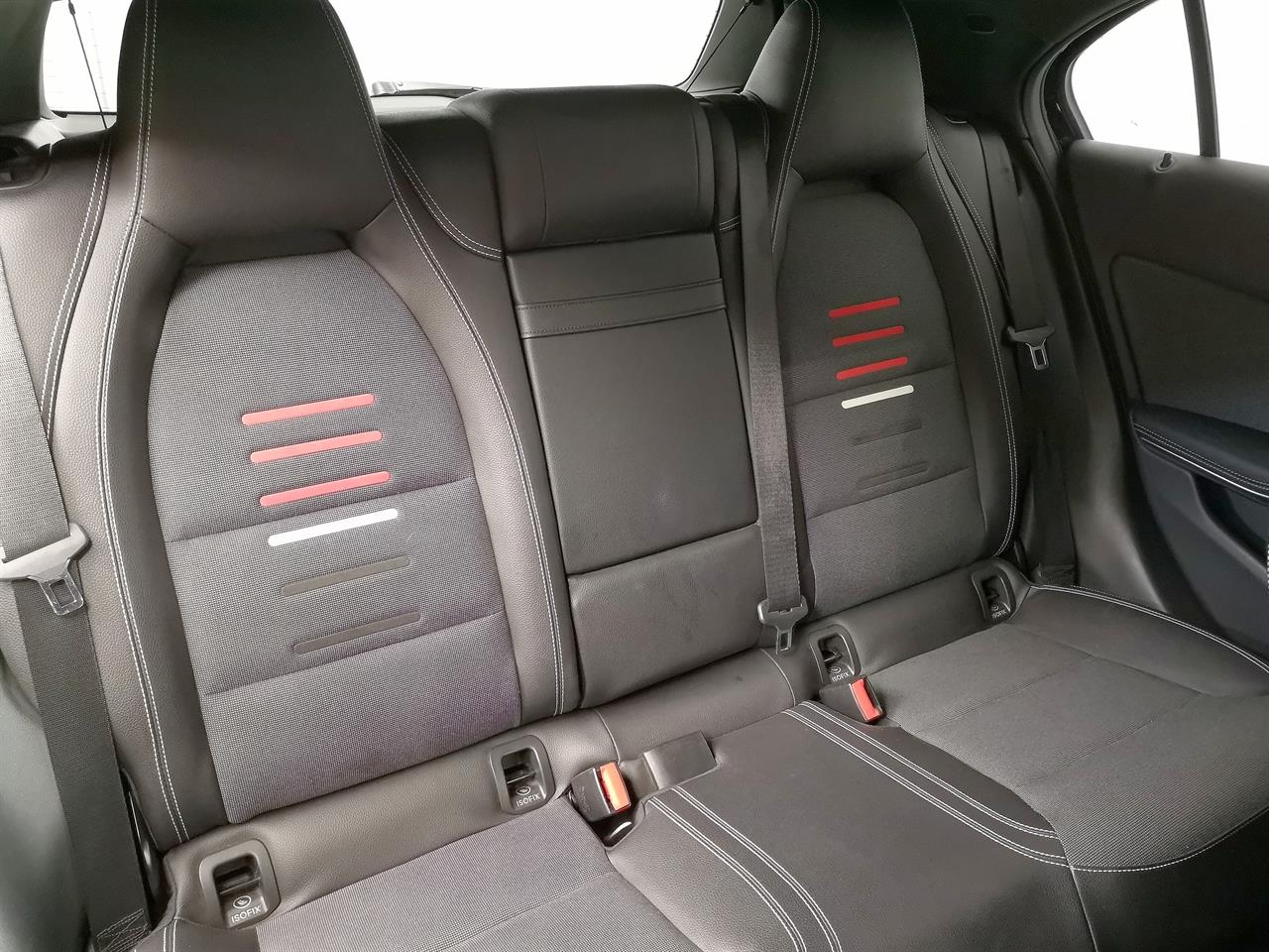2017 Mercedes-Benz A 180