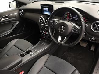 2017 Mercedes-Benz A 180 - Thumbnail
