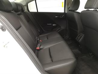 2014 Honda Grace - Thumbnail