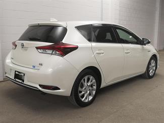 2017 Toyota Auris - Thumbnail