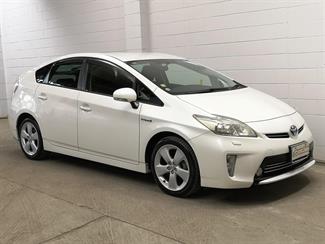 2013 Toyota Prius - Thumbnail
