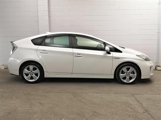 2013 Toyota Prius - Thumbnail