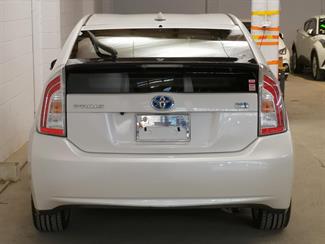 2013 Toyota Prius - Thumbnail