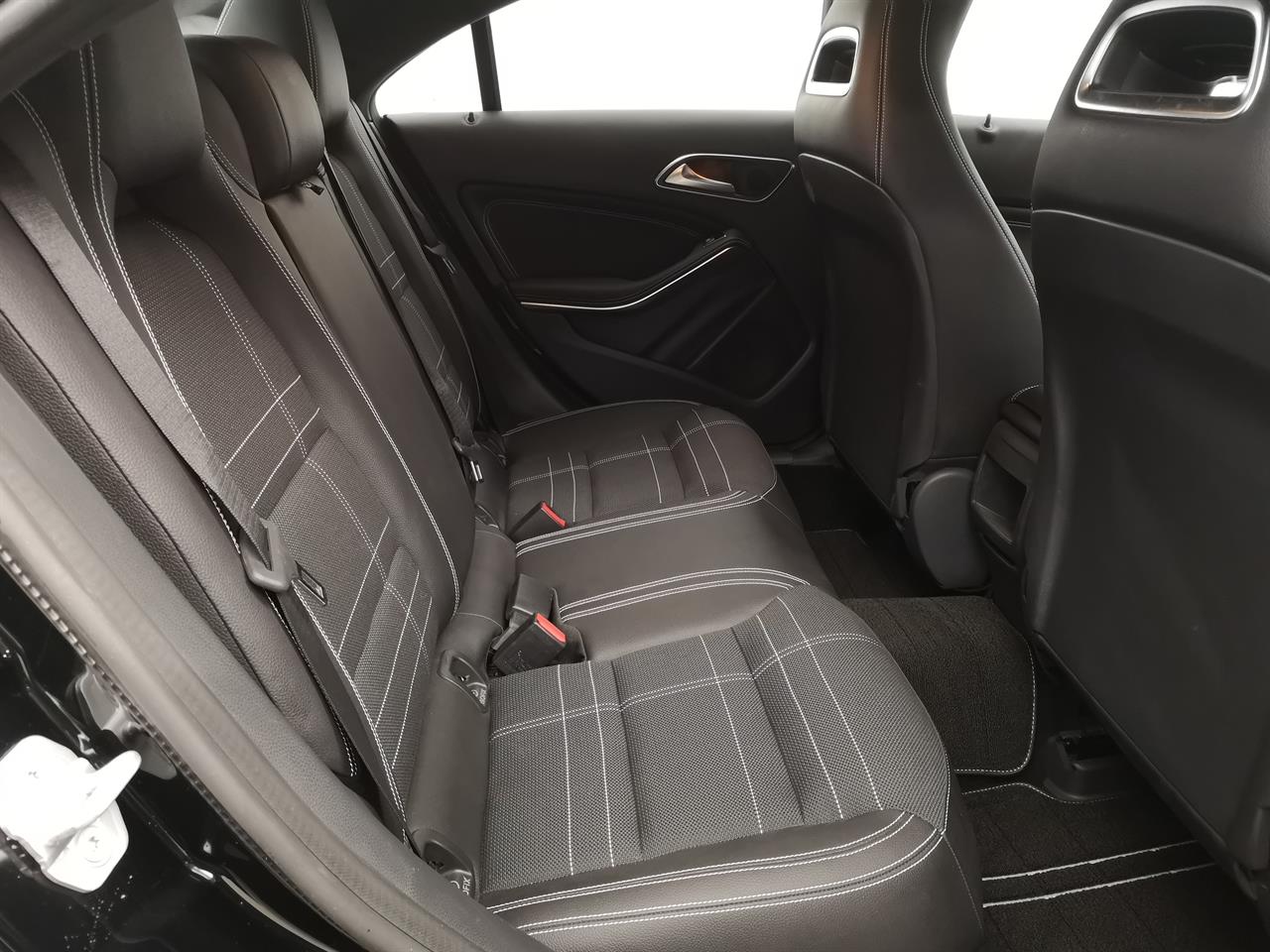 2016 Mercedes-Benz CLA 180