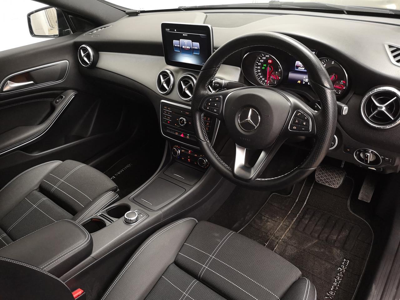 2016 Mercedes-Benz CLA 180