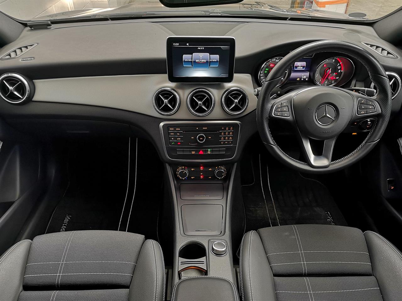 2016 Mercedes-Benz CLA 180
