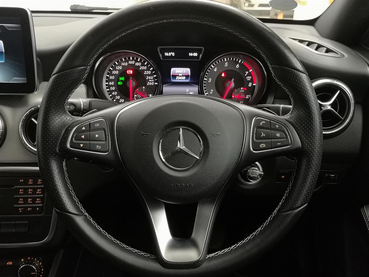 2016 Mercedes-Benz CLA 180