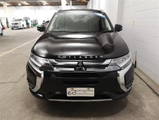 2015 Mitsubishi Outlander - Thumbnail
