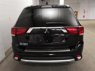 2015 Mitsubishi Outlander - Thumbnail
