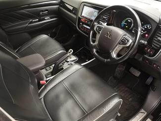 2015 Mitsubishi Outlander - Thumbnail