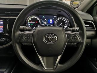 2018 Toyota Camry - Thumbnail