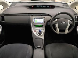 2013 Toyota Prius - Thumbnail