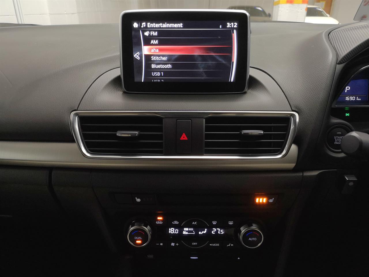 2015 Mazda Axela