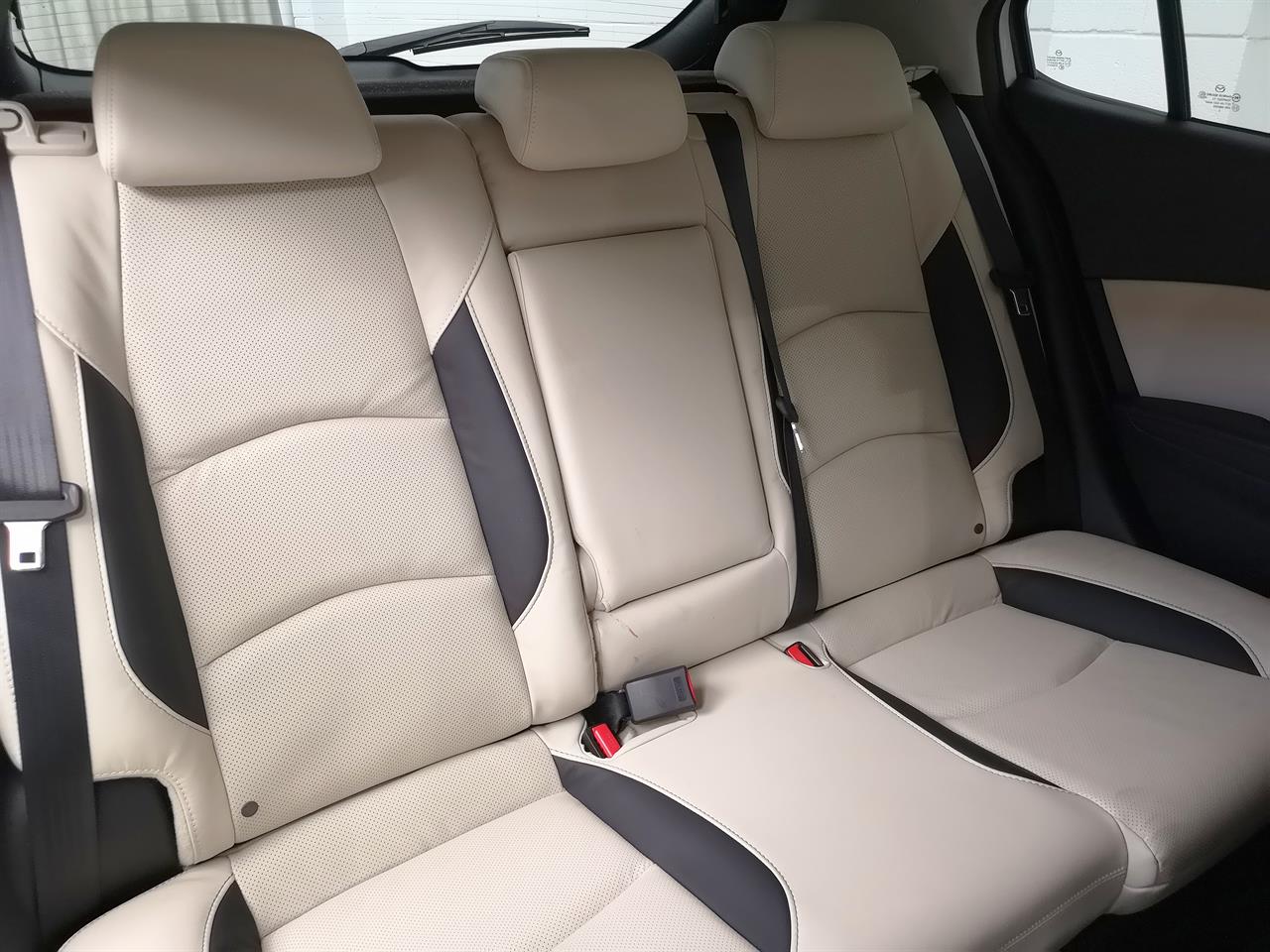 2015 Mazda Axela