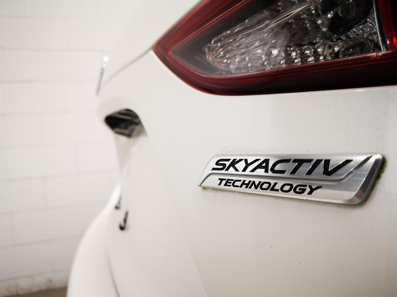 2015 Mazda Axela