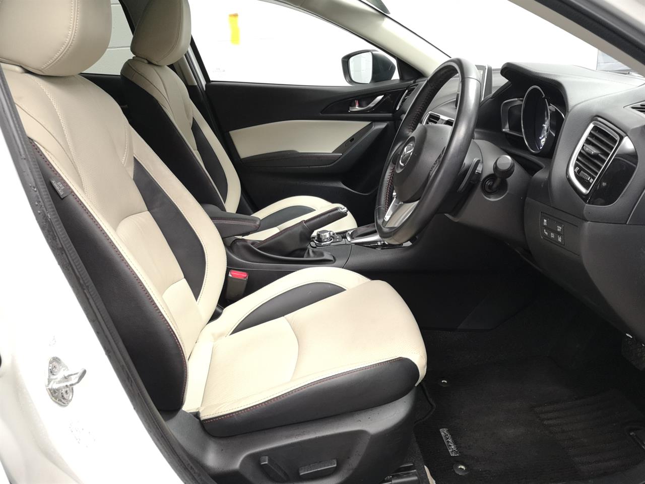 2015 Mazda Axela