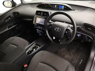 2021 Toyota Prius - Thumbnail