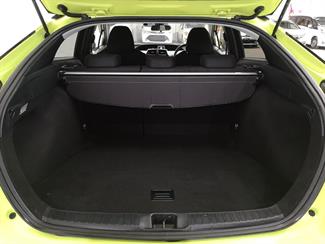 2016 Toyota Prius - Thumbnail